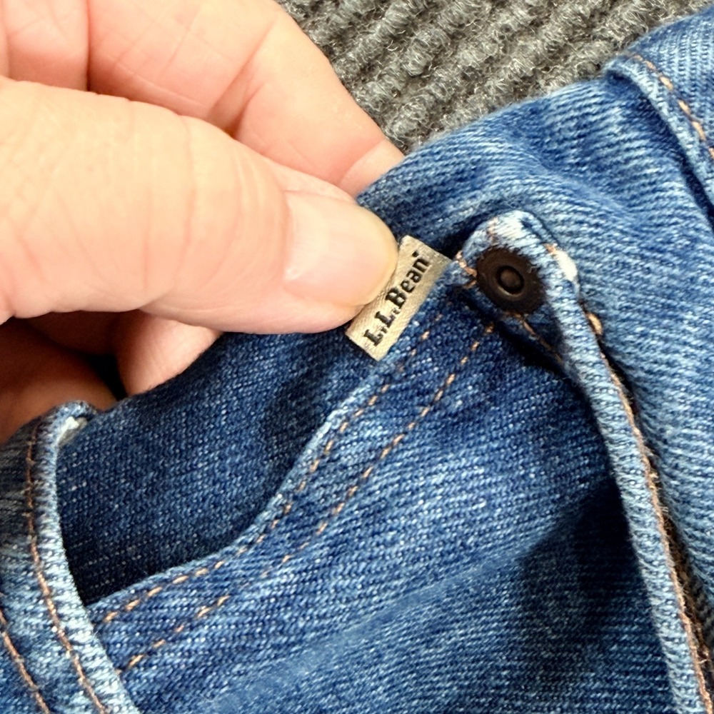 LL Bean Classic Fit Blue Jeans Mens 40x30 Medium Wash Denim Straight Leg 220626 - Picture 10 of 13